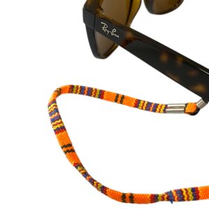 1003-brillenkoord-zonnebril-koord-boho-bohemian-oranje-eyezoo-happy-cords met bril